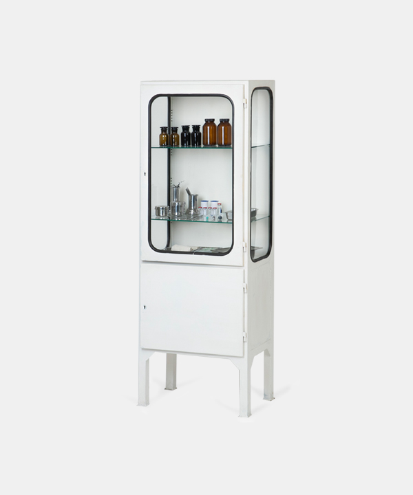 101329. [in Hungary] 빈티지장식장